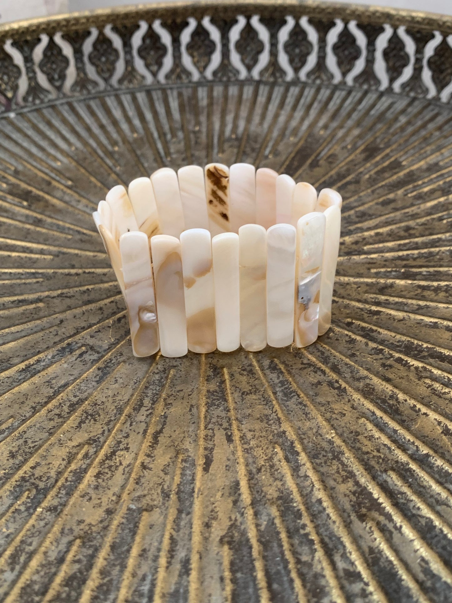 Vintage Shell Stretch Cuff Bracelet